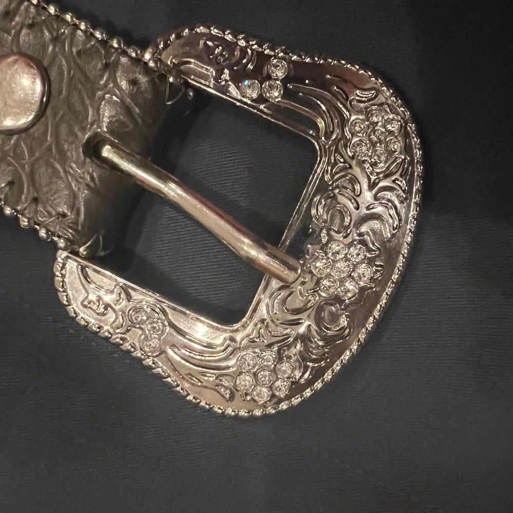 Little girls rhinestone western belt with snaps to change buckle